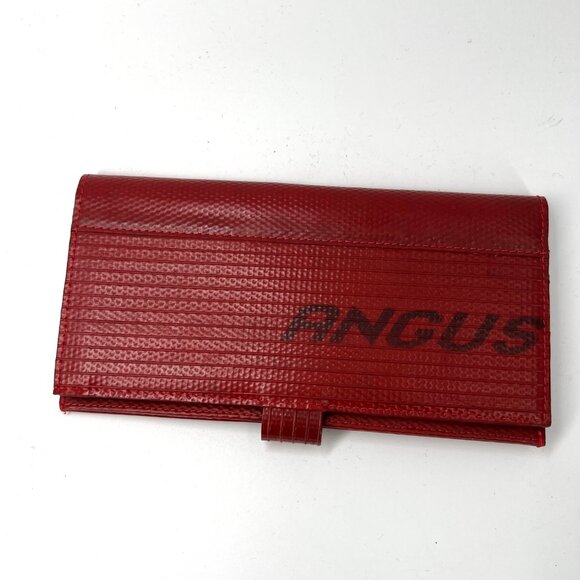 Elvis &‎ Kresse Sustainable Travel Wallet Upcycled British Fire Hose Red - Picture 2 of 7